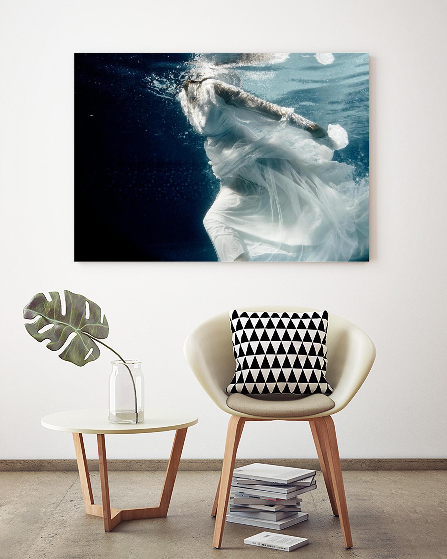 Approach by Peter Morneau on GIANT ART - white figurative artiste québécois