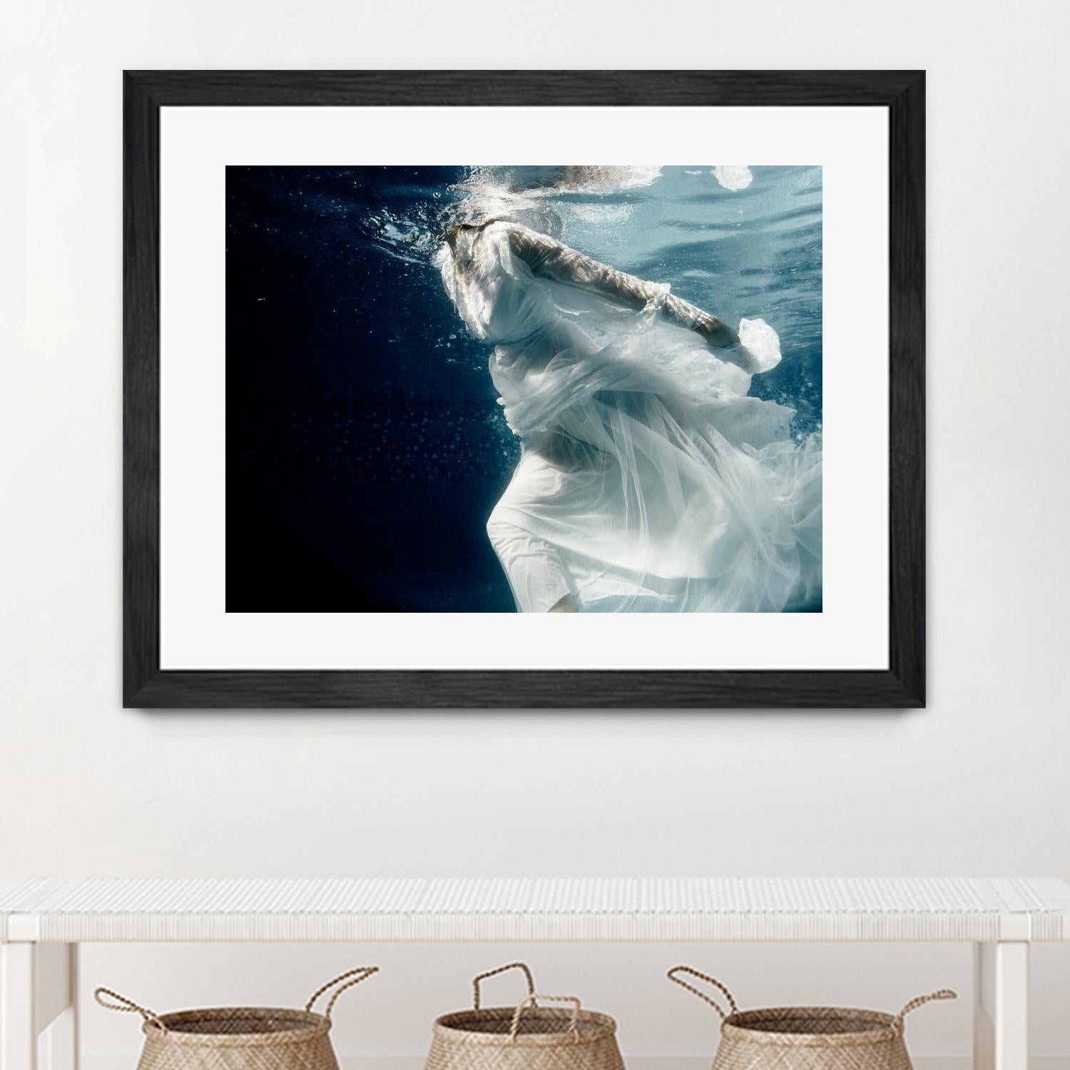 Approach by Peter Morneau on GIANT ART - white figurative artiste québécois