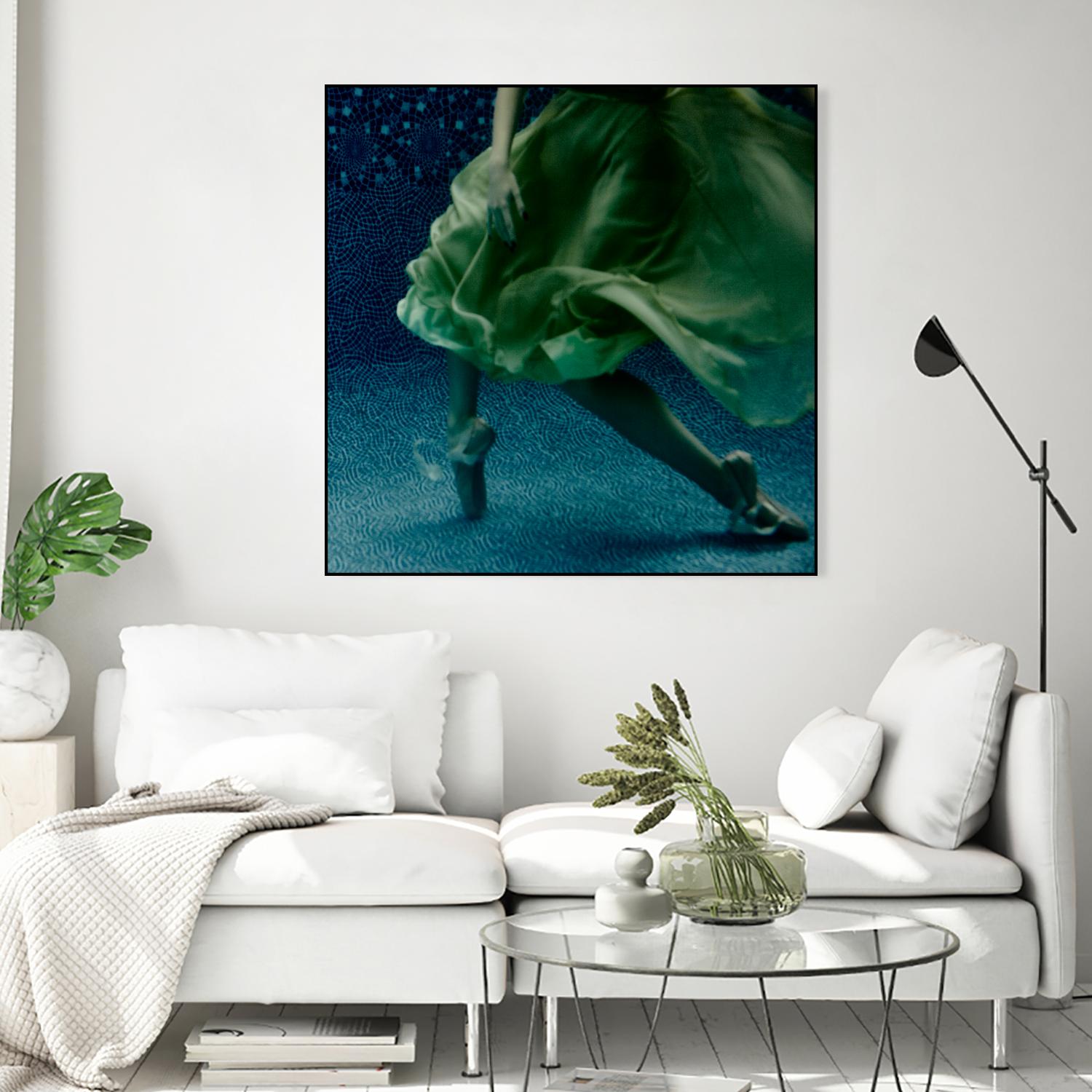 Dame 1 by Peter Morneau on GIANT ART - green photo art