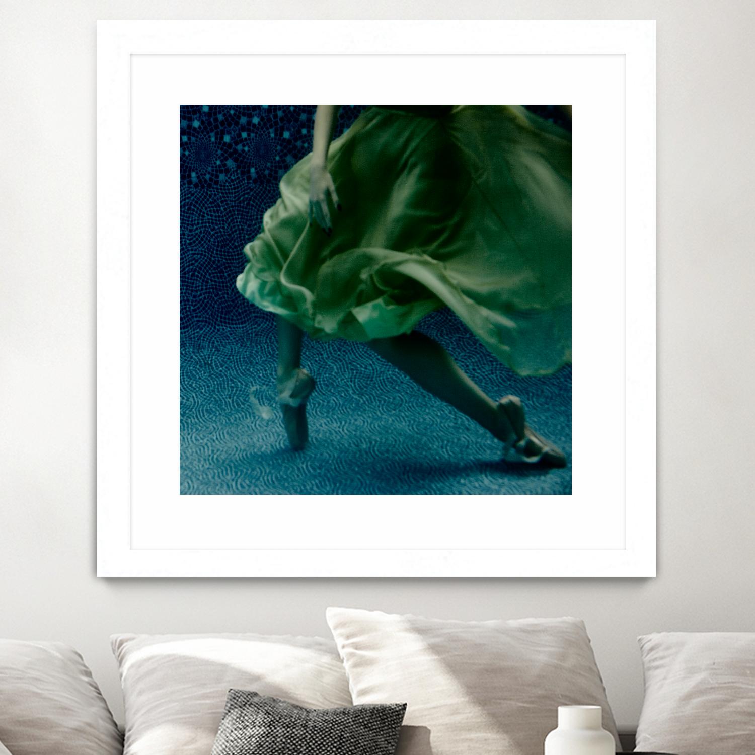 Dame 1 by Peter Morneau on GIANT ART - green photo art