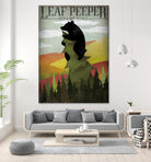 Leaf Peeper by Ryan Fowler on GIANT ART - green animals