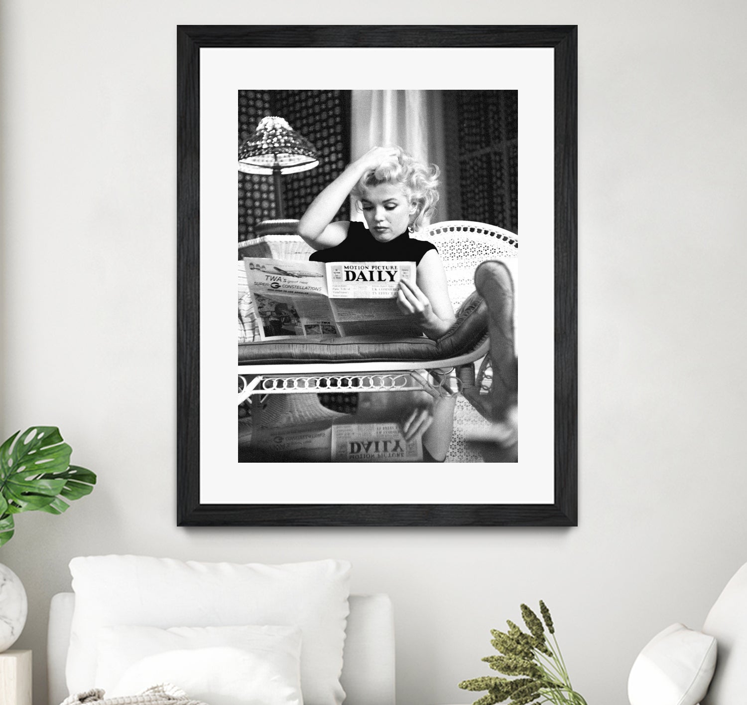 Reading  by M Studio on GIANT ART - black and white photogrpahy marilyn monroe