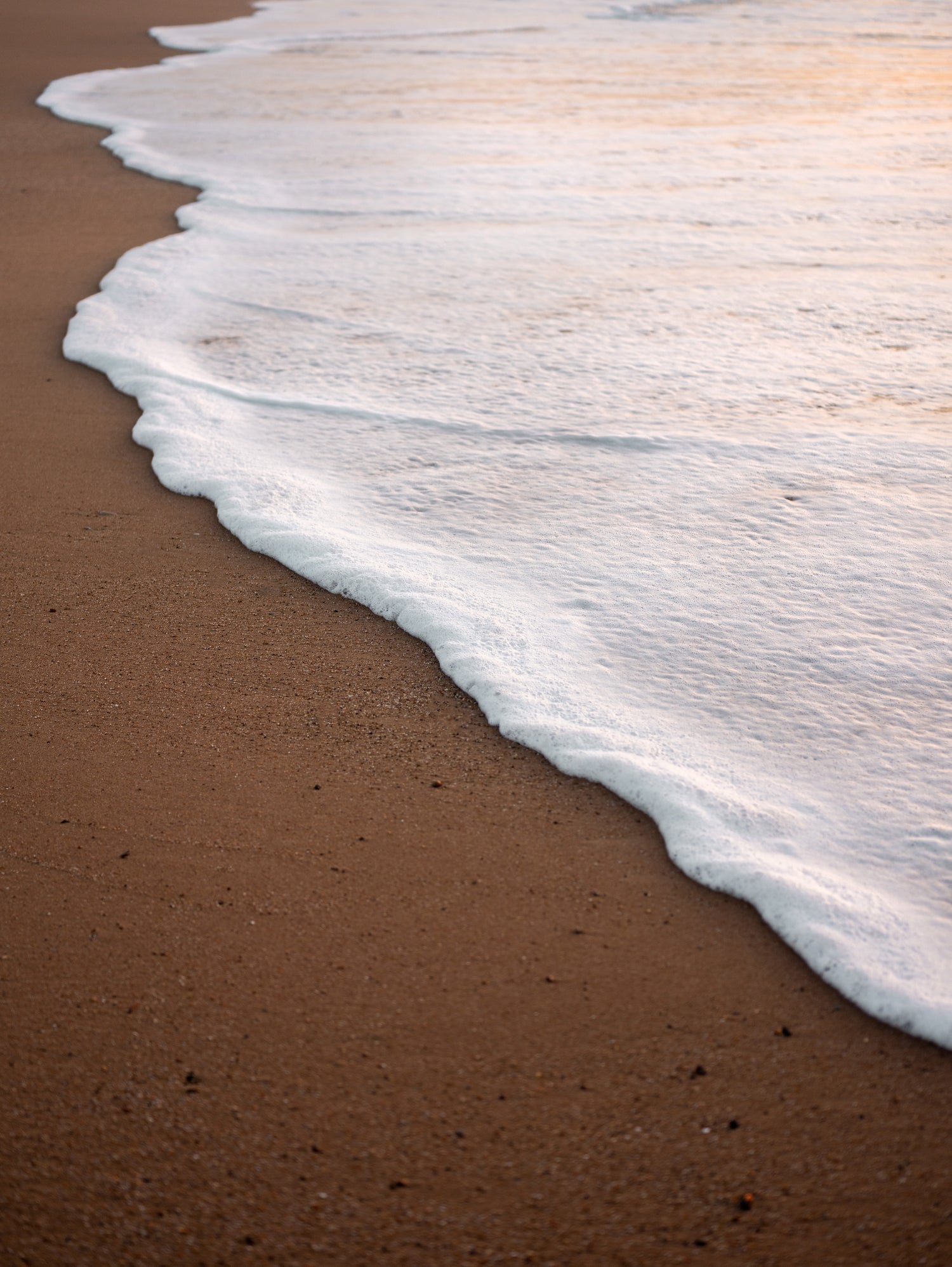 Minimalist Beach Wave by Raisa Zwart on GIANT ART - abstract beach waves